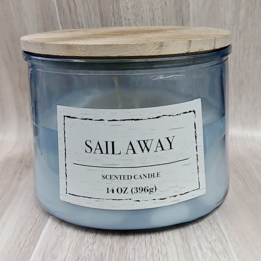Blue Scented Candle with Wooden Lid